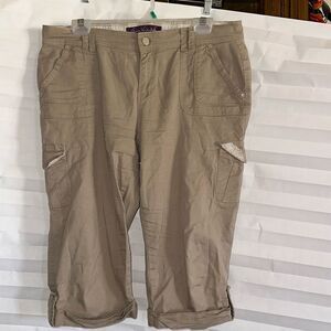 Gloria Vanderbilt Khaki Women's Capri Length Cargo Pants Size 12P